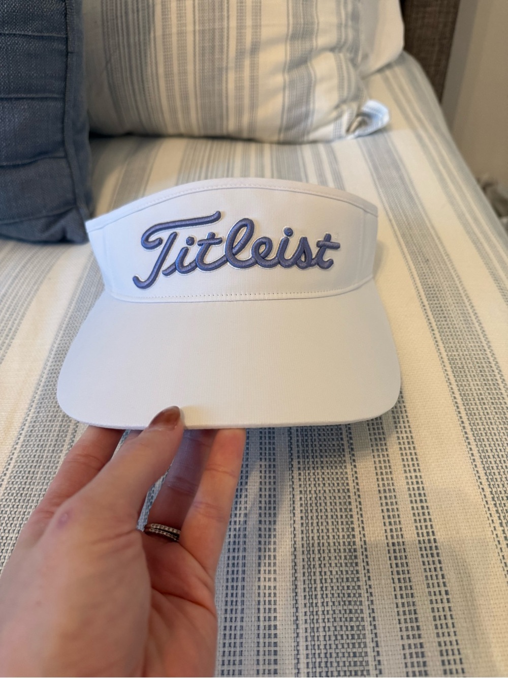 NWT Titleist Sundrop Women’s Visor - White/Lavender